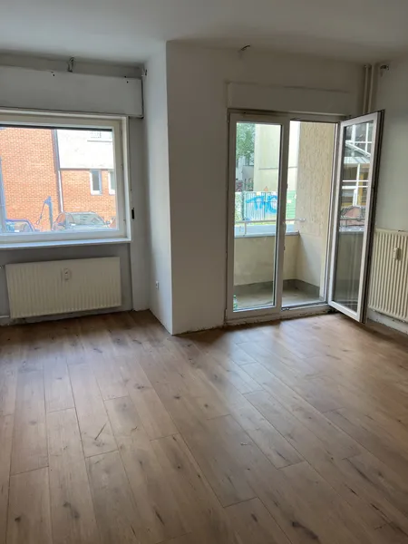 Stilvolle, gepflegte 1-Zimmer-Hochparterre-Wohnung mit Einbauküche in Berlin Wedding — photo 1
